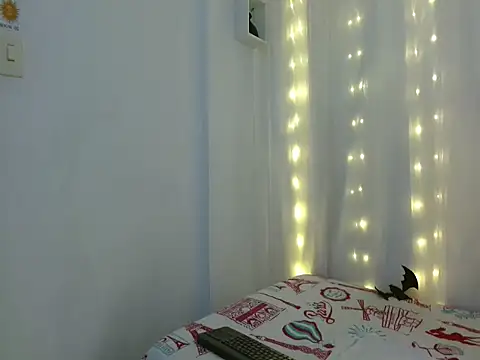 Snapshot of NoraParkeer chatting on October 28, 7:16 pm NoraParkeer online show from October 28, 7:16 pm