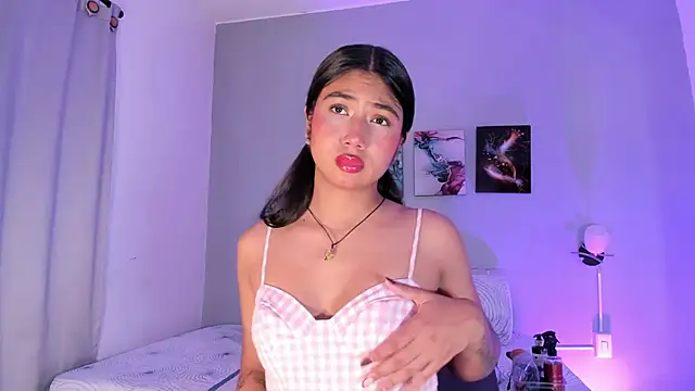 KimTayloor1 online show from December 3, 7:56 pm