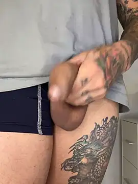 Snapshot of thekingcrazy chatting on October 23, 8:18 pm thekingcrazy online show from October 23, 8:18 pm