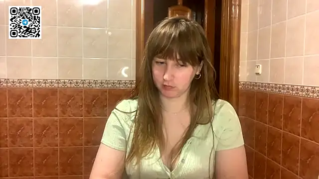 MaroonMoon  online show from December 5, 9:00 pm