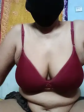 Snapshot of Ruhicute chatting on July 6, 7:27 pm Ruhicute online show from July 6, 7:27 pm