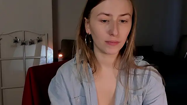 Snapshot of VesperaCeleste chatting on January 6, 9:57 am VesperaCeleste online show from January 6, 9:57 am