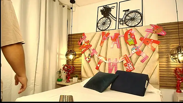 elizawiliamst online show from September 17, 11:34 am