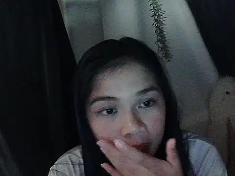 Snapshot of Zachariah_05 chatting on March 6, 1:40 pm Zachariah 05 online show from March 6, 1:40 pm