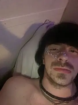 Snapshot of Unknownstepbrother chatting on October 2, 7:59 am Unknownstepbrother online show from October 2, 7:59 am