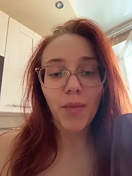 Snapshot of PollyVinice chatting on June 1, 10:39 am PollyVinice online show from June 1, 10:39 am