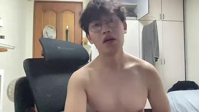 Passionatetwink2 online show from February 24, 11:30 am