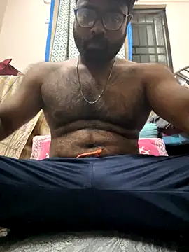 Snapshot of DJLOVE280825 chatting on October 5, 8:40 pm DJLOVE280825 online show from October 5, 8:40 pm