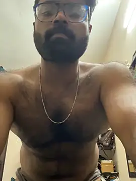 Snapshot of DJLOVE280825 chatting on October 10, 10:42 pm DJLOVE280825 online show from October 10, 10:42 pm