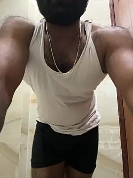 DJLOVE280825 online show from April 7, 10:20 pm