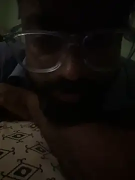 Snapshot of DJLOVE280825 chatting on June 11, 8:18 pm DJLOVE280825 online show from June 11, 8:18 pm