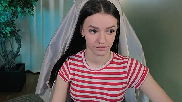 E l i z e  online show from February 11, 5:34 am