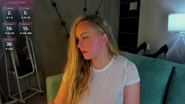 Snapshot of Sky_Kuper chatting on July 18, 12:59 am Sky Kuper online show from July 18, 12:59 am