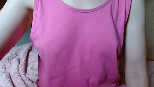 Snapshot of LorraineOSun chatting on July 25, 2:47 pm LorraineOSun online show from July 25, 2:47 pm
