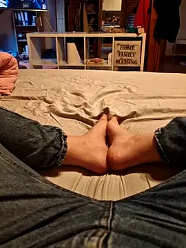 Snapshot of Horny_mummy chatting on February 12, 7:36 am Horny mummy online show from February 12, 7:36 am