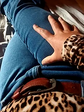 Snapshot of Horny_mummy chatting on May 15, 4:14 pm Horny mummy online show from May 15, 4:14 pm