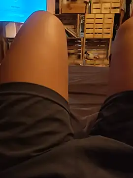 Snapshot of Horny_mummy chatting on July 15, 6:46 pm Horny mummy online show from July 15, 6:46 pm