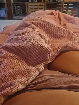 Snapshot of Horny_mummy chatting on July 25, 6:33 am Horny mummy online show from July 25, 6:33 am