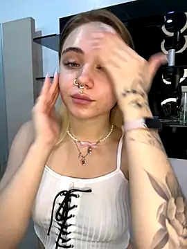 LunaMillie online show from October 26, 12:11 pm