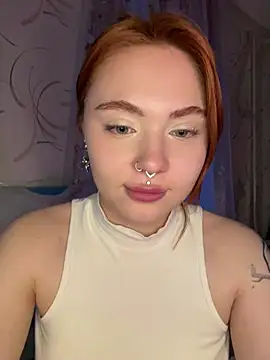 Snapshot of LunaMillie chatting on April 25, 3:42 pm LunaMillie online show from April 25, 3:42 pm