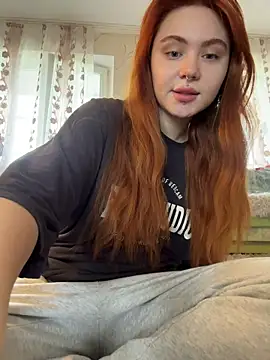 Snapshot of LunaMillie chatting on May 16, 10:36 am LunaMillie online show from May 16, 10:36 am
