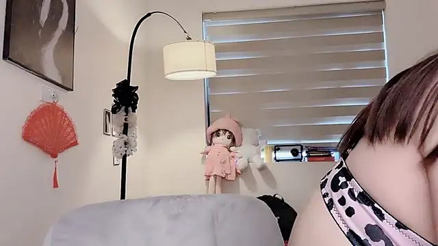 Snapshot of MaiLiiil chatting on September 21, 5:31 am MaiLiiil online show from September 21, 5:31 am