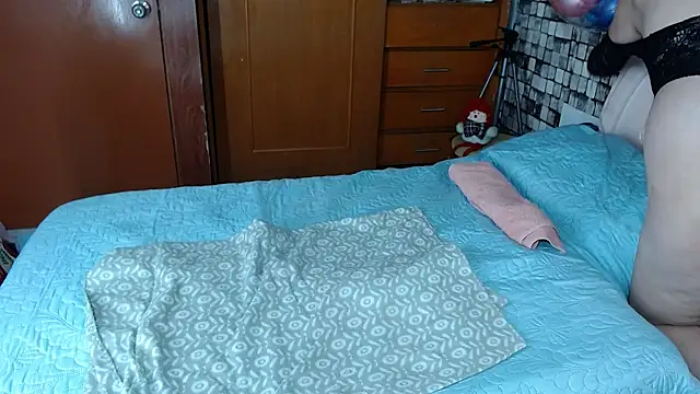 karla lopes online show from December 1, 10:04 pm