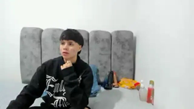 Snapshot of Bruno_Cruzz chatting on April 17, 2:25 am Bruno Cruzz online show from April 17, 2:25 am
