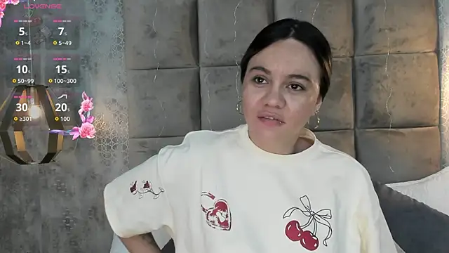 Sky Junne online show from February 22, 5:44 pm