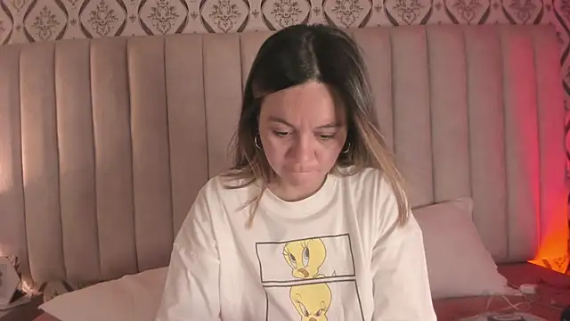 Sky Junne online show from February 26, 5:23 pm