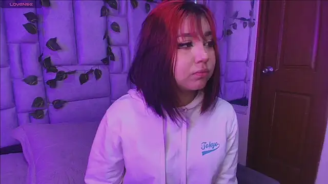 sophiievv online show from September 18, 12:18 pm