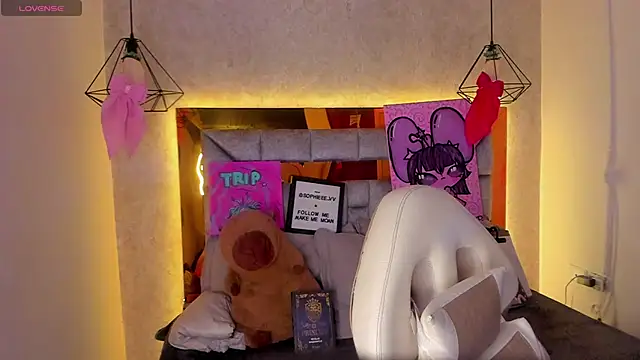 sophiievv online show from December 2, 7:09 pm