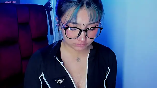 sophiievv online show from April 21, 8:01 pm