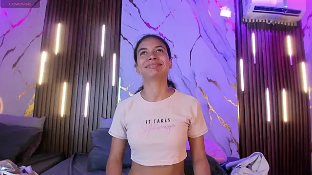 Snapshot of VictoriaDuart chatting on September 19, 7:58 pm VictoriaDuart online show from September 19, 7:58 pm