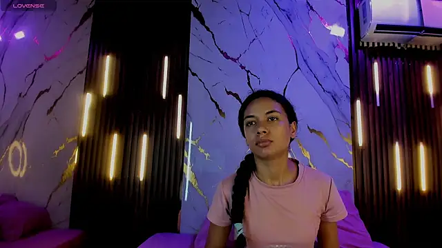 Snapshot of VictoriaDuart chatting on September 26, 8:24 pm VictoriaDuart online show from September 26, 8:24 pm