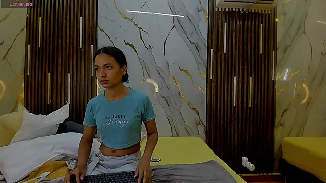 Snapshot of VictoriaDuart chatting on December 1, 8:25 pm VictoriaDuart online show from December 1, 8:25 pm