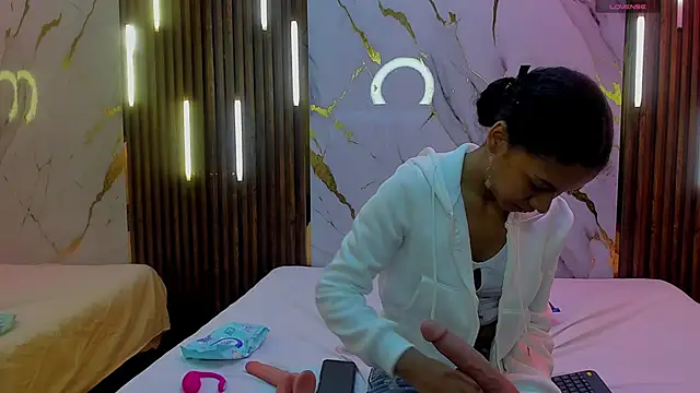 Snapshot of VictoriaDuart chatting on December 15, 8:46 pm VictoriaDuart online show from December 15, 8:46 pm