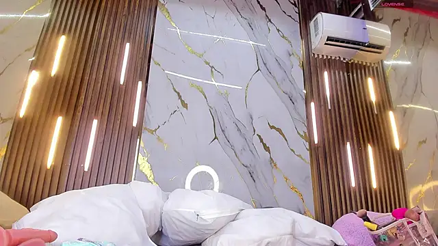 Snapshot of VictoriaDuart chatting on December 18, 8:26 pm VictoriaDuart online show from December 18, 8:26 pm