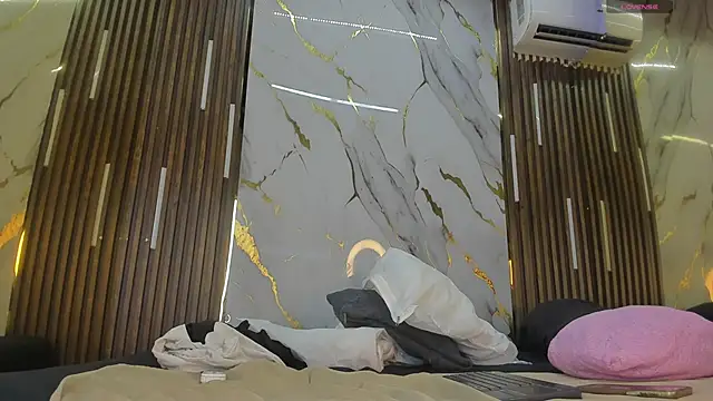 Snapshot of VictoriaDuart chatting on December 20, 7:54 pm VictoriaDuart online show from December 20, 7:54 pm