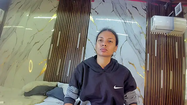 Snapshot of VictoriaDuart chatting on January 5, 7:28 pm VictoriaDuart online show from January 5, 7:28 pm