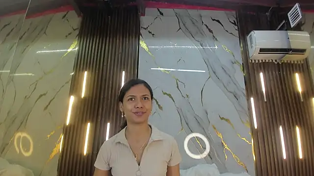 Snapshot of VictoriaDuart chatting on January 14, 8:03 pm VictoriaDuart online show from January 14, 8:03 pm