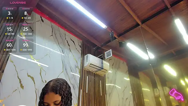 VictoriaDuart online show from April 16, 8:31 pm