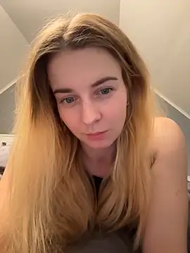 Snapshot of ellieen chatting on October 14, 9:48 pm ellieen online show from October 14, 9:48 pm