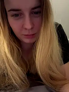 Snapshot of ellieen chatting on October 28, 10:12 pm ellieen online show from October 28, 10:12 pm