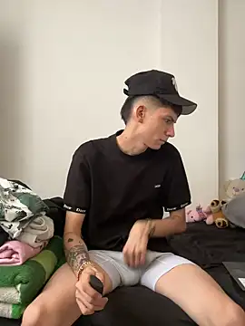 Snapshot of Luck__090 chatting on October 3, 1:30 pm Luck  090 online show from October 3, 1:30 pm