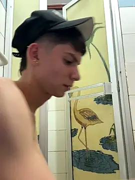 Snapshot of Luck__090 chatting on October 4, 1:36 am Luck  090 online show from October 4, 1:36 am