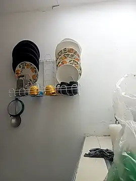 Snapshot of MackMacKenzie chatting on October 18, 1:56 pm MackMacKenzie online show from October 18, 1:56 pm