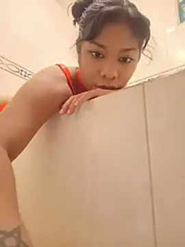 Snapshot of mamasitapetite chatting on May 6, 10:09 am mamasitapetite online show from May 6, 10:09 am