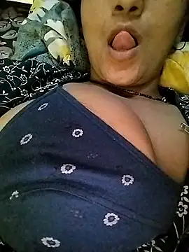 Hottestgirll online show from November 10, 7:51 am