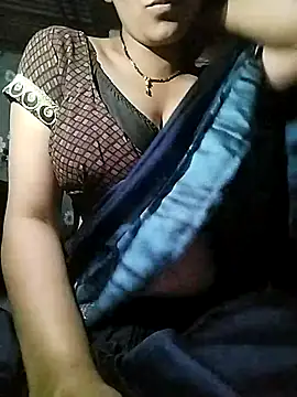 Hottestgirll online show from November 23, 9:03 pm